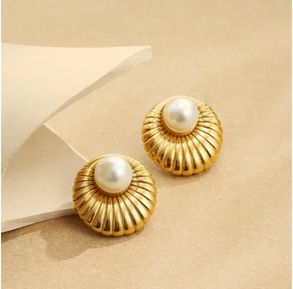 Sunny Pearl 18k Gold Earrings
