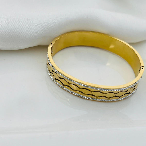 Wavy Bangle