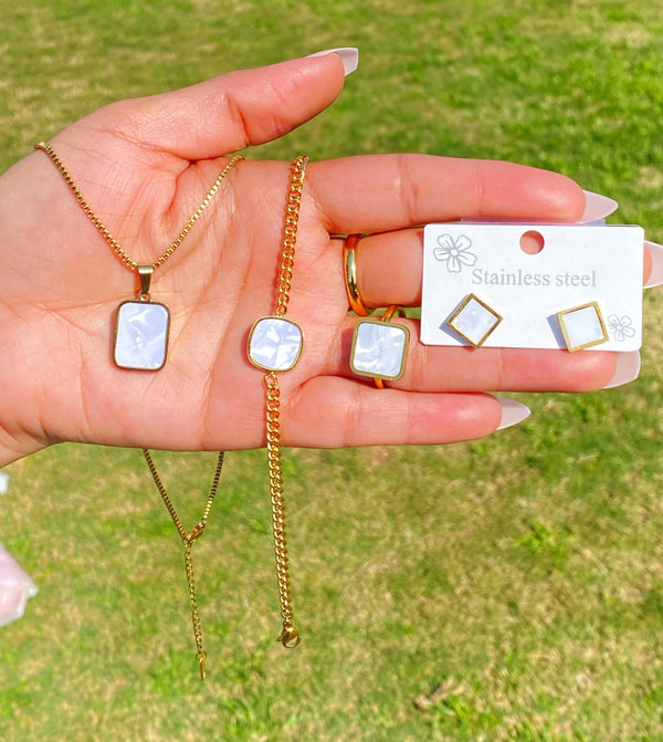 Classic Double Sided Pendant 4 Pcs White Combo Set | Tranish Free