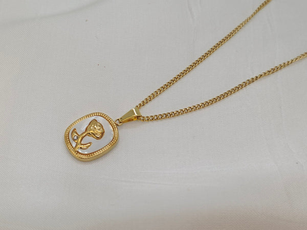 Luxury Natural Shell Stainless Steel Rose Pendant Necklace For Women