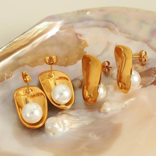 Pearl Radiance 18k Gold Earrings