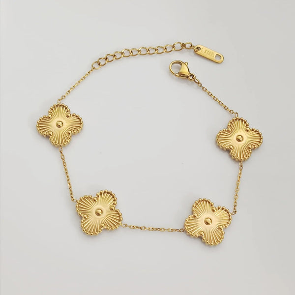 Premium Clover Gold ( Big Motif ) Bracelet | Water Proof | Stainless Steel | 18K Gold Plated