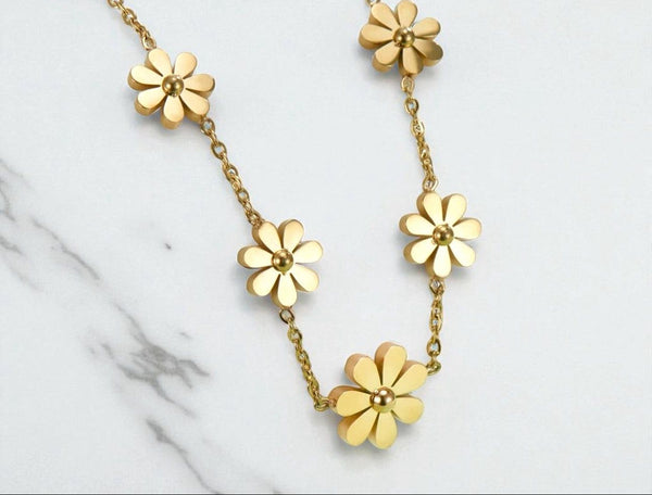 7 Flowers Necklace