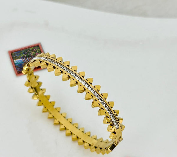 Water Proof Infinity Cone Bangle