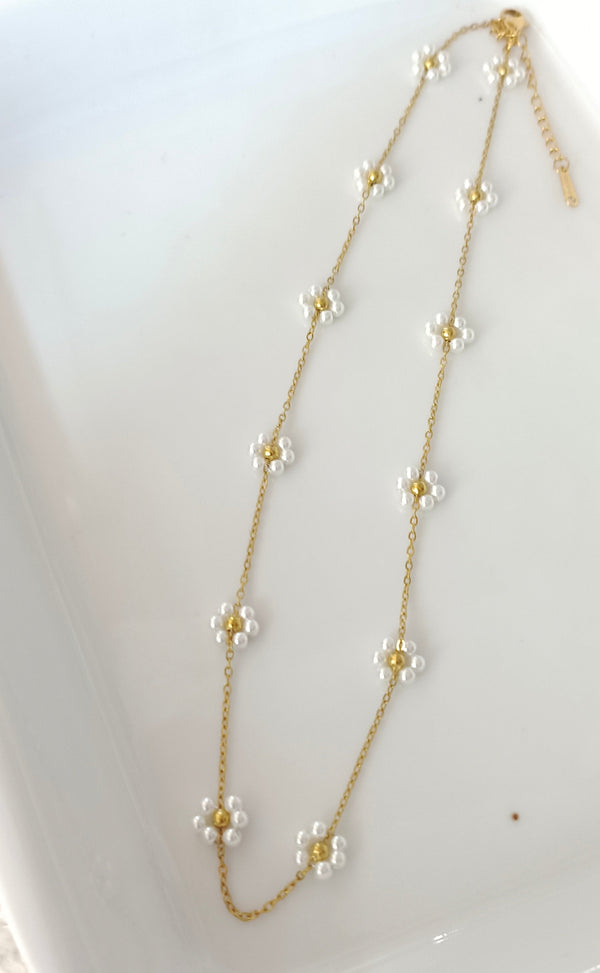 White Flower Necklace