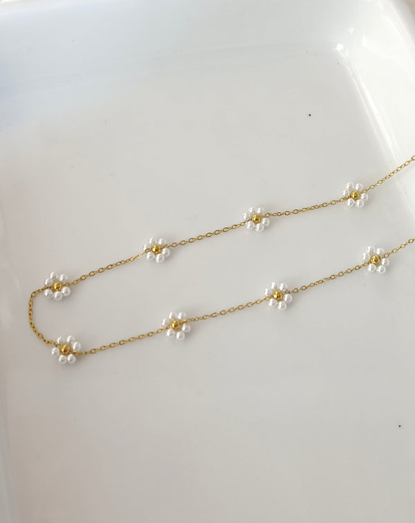 White Flower Necklace