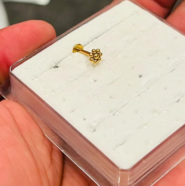 21 karat Mini Flower Ear Stud and Nose Pin