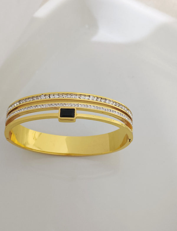 Dazzle Black Stone Bangle