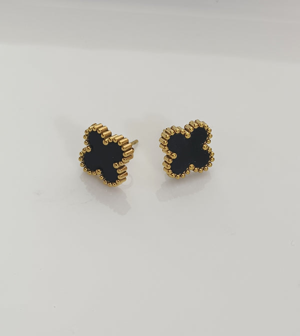 Clover Dotted Ear Stud (Tops)