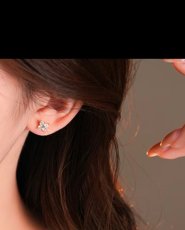 Mini Clover Flower Ear Stud and Nose Pin