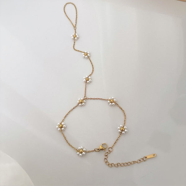 Flower Pearls Hand Chain