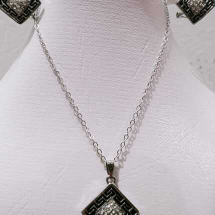 Silver Rhombic shaped Patterned Crystal rhinestone women fashion necklace earring set