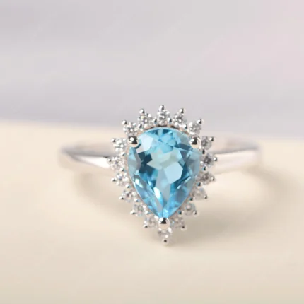 Royal Style Oval Cut Vintage Inspired Rhinestone Engagement Ring