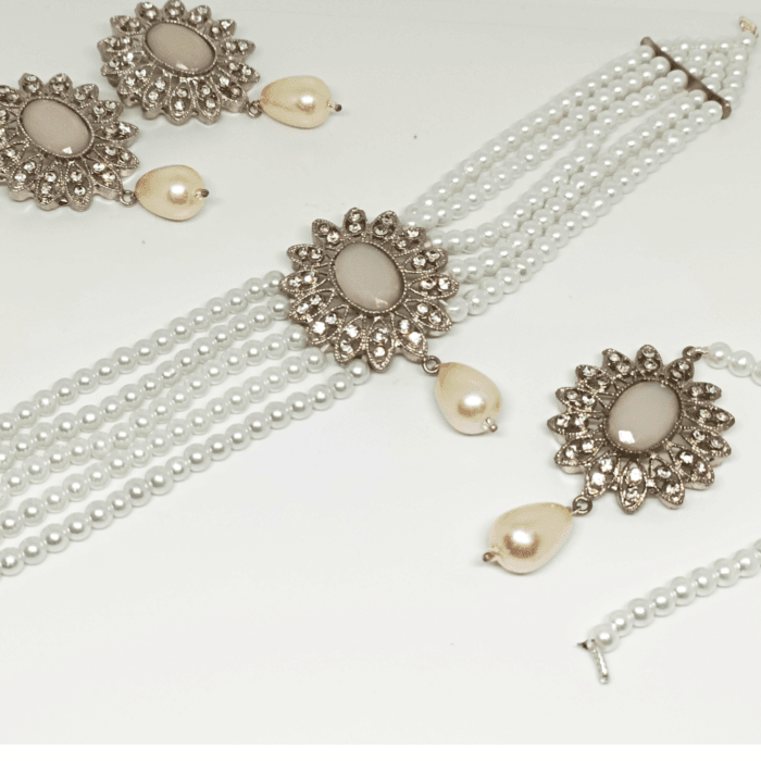 Traditional Pearl and Stone Light Weight Party Wear Choker Set With Bindia In Silver