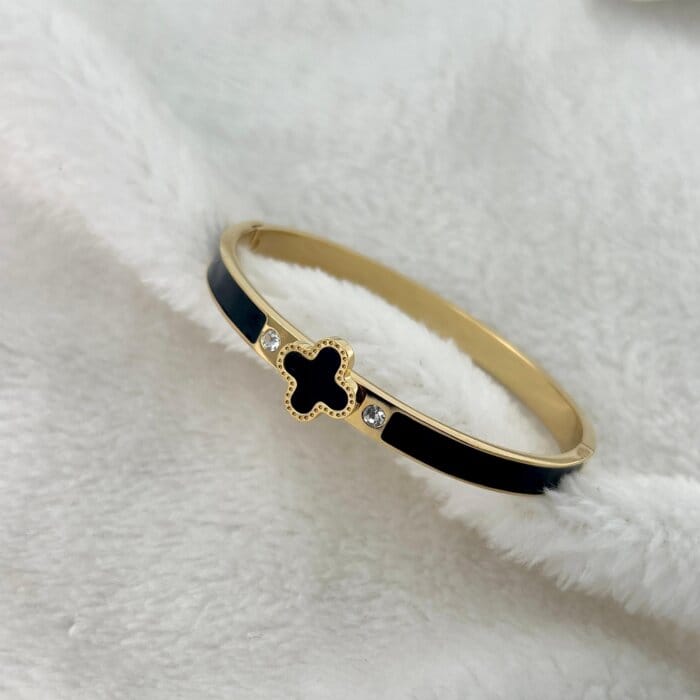 Elegant Stainless Steel Clover Handcuff