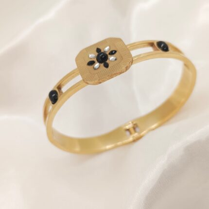 Stainless Steel Vintage Stones Flower Bangle