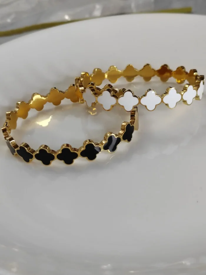 Premium Clover Loop Stainless Bangle