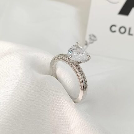 Sparkling 925 Sterling Silver Heart Stone Ring