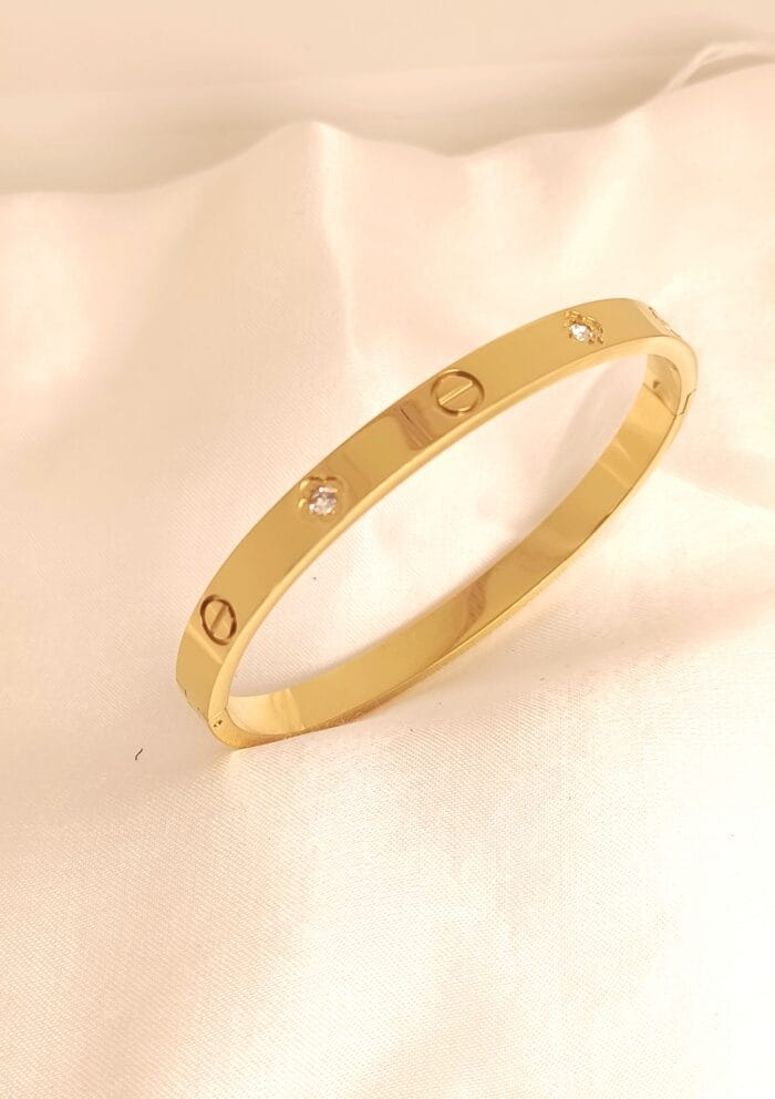 waterproof jewelry in Pakistan.