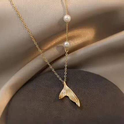Mermaid Tail Pearl Necklace